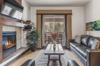 2BR Condo Stunning Mountain Views Hot and Tub - 4