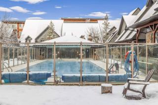 Mountain Chic 2BR Family Escape Hot Tub and Pool - 9