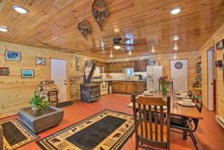 400-Acre Outdoor Lodge with Trails and Fireplace - 3