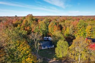 400-Acre Outdoor Lodge with Trails and Fireplace - 0