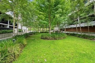 Spectacular 2BR Apt with Balcony - 2