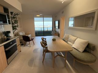 4416 High Floor 3 Bedroom Apt with Incredible Views a Pool and a Gym - 9