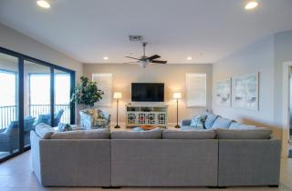 Impeccable 3 BR 2BA Home with Expansive Lake View - Serenity Garden - 5