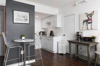 Home to the Stars on Music Row with Pool and Free Parking - 6