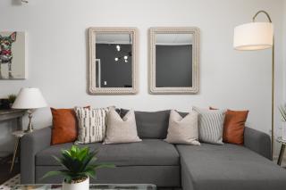 Home to the Stars on Music Row with Pool and Free Parking - 1