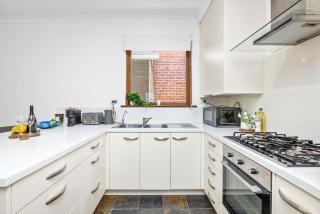 North Perth 3BR Home Steps To Hyde Park & Dining - 6
