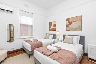 North Perth 3BR Home Steps To Hyde Park & Dining - 3