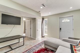 Near Bruce's Field, Downtown & Hospital! Cozy Unit - 5