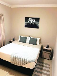 Bronkhorstspruit Stylish 1BR, Wi-Fi,Free Parking - 5