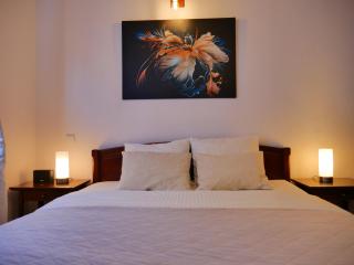 Designer 1BR Luxury Retreat, Atelier Residence, Walk to Palace of Culture - 6