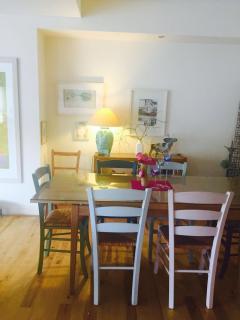 Luxury 2 Bed Apt with Stunning View - 9