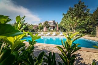 Villa Flower garden with pool - 8