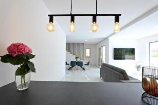 Villa Serenity with heated pool - 4