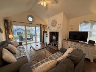 Blue Bay, The Bay, 2 bedrooms with ensuites, parking bay, 2 dogs welcome - 7