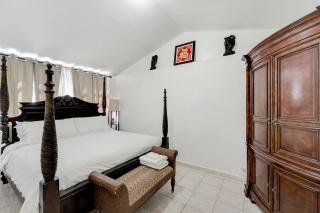 Modern 3BR Home Sleeps 6 Minutes from DT Miami - 4