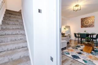 3BR House Sleeps 5 Near Manchester Airport - 4