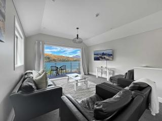 Elevated Alpine Escape Close to Queenstown CBD - 9