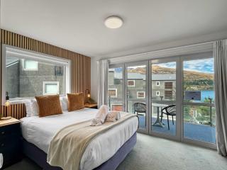 Elevated Alpine Escape Close to Queenstown CBD - 8