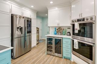 Tranquil Family Retreat with Views on Lake Desoto - 3