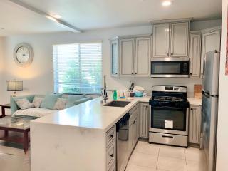 Yellow house Whole 2bedrooms in Alhambra - 4
