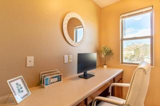 Heated Pool • Mini Golf • Huge Backyard • King Bed - 1