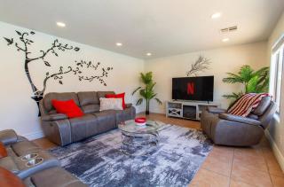 Luxurious Retreat. FREE HTD Pool Outdoor Fun - 5