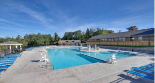 Hot Tub Game Room PS5 Near Kalahari Camelback - 8