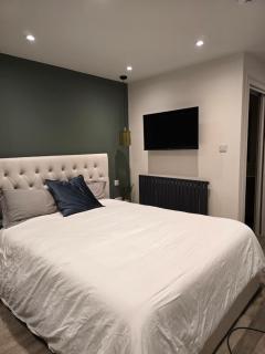 Studio 3 - NEW stylish apartment close to town & racecourse - 9