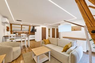 Karlova Twelve Deluxe Apartments - 8