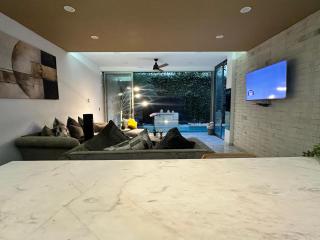 Beautiful House with Climate Pool and Jacuzzi - 3