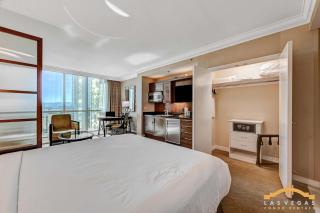 MGM Signature-07-804 Jacuzzi Studio - 3
