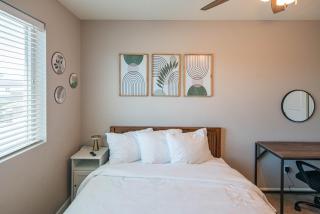 Cozy Farmhouse Central Valley Home - 5
