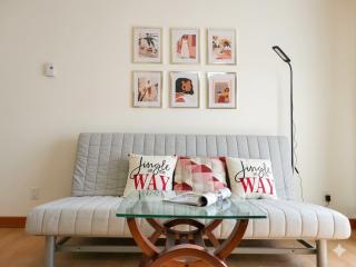 La Vie en Rose Cozy Suite #2 in Downtown Quebec - 0