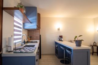 New Downtown Apt for 2, 5 min to the Beach and DT, WIF and AC - 2