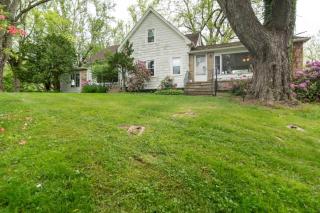Novelty Wooded Retreat - 5