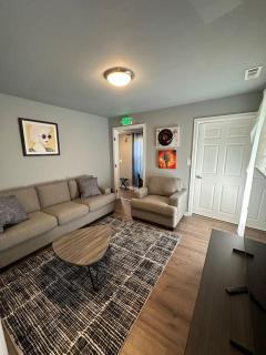Spacious 5 BR Stay in Westminster Perfect for Groups & Longer Stays - 5