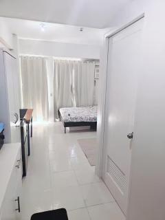 Zitan 33F Newly furnished studio room - Shaw Blvd - 5