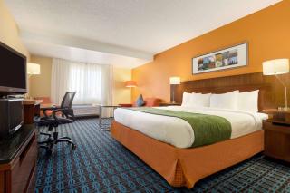 Country Inn & Suites by Radisson, Phoenix Airport, AZ - 7