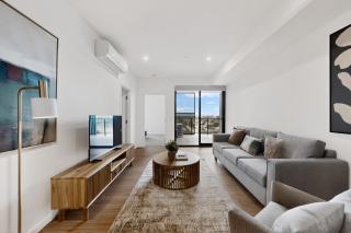 Stylish New Apartment with Modern Appliances - 1