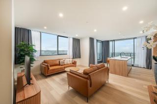 Prestige 2BR Stay with Ocean Views - Rooftop and Cinema - 9