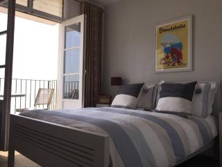 Beachside- Private Balcony & Direct Beach Access - 2