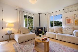 Hidden Gem Cottage with Private Garden - Near Town - 9