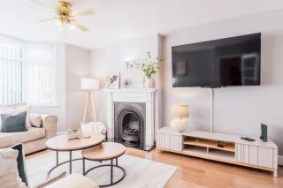 3 Bed House in Coventry by ARP Homes, Ideal for Contractors with Driveway Parking & Garden - 0