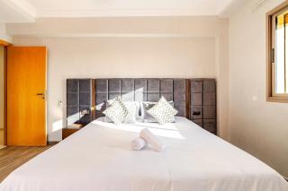 Luxurious secure apartment with panoramic views - 4