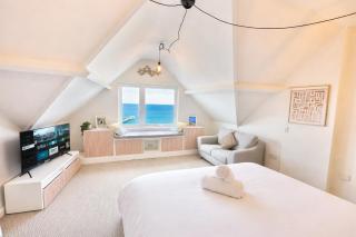 Pier View Retreat - 5 Mins Walk to Beach - Sea Views With Parking - 4