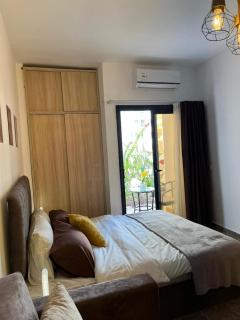 Cozy Pool View Studio with Access to Resort Bars - 6
