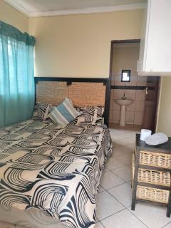 818 Stanza Bobape Eastwood - 3