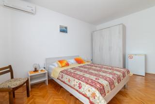 Nikola's spacious apartment - 6