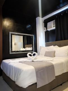 Lazarus Cinematic 1BR with Kitchen near SM North - 9