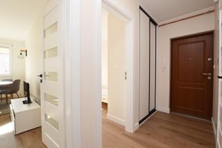 Spacious Victus Apartment with a Balcony Near the Beach by Noclegi Renters - 1